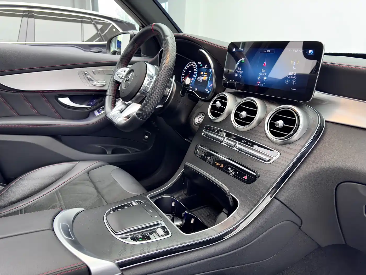 MERCEDES-BENZ GLC AMG