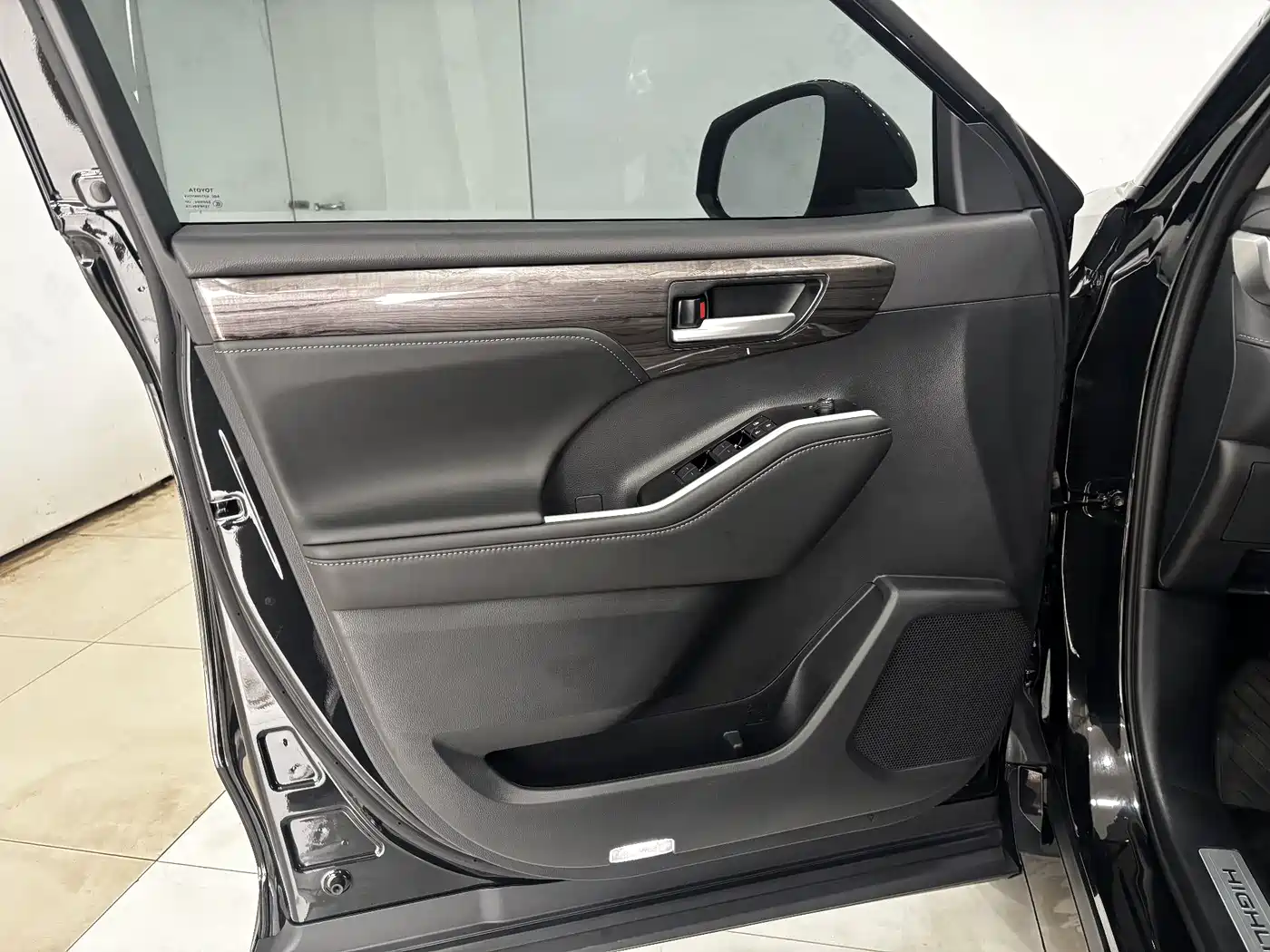 Toyota Highlander 2024 380T AWD Premium 7-Seater фото 10