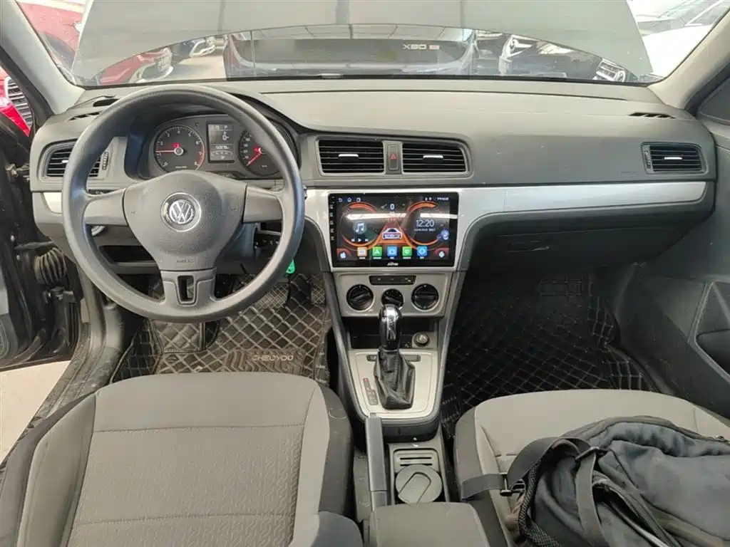 Volkswagen Lavida Tour 2013 1.6L Automatic Trend Style фото 10