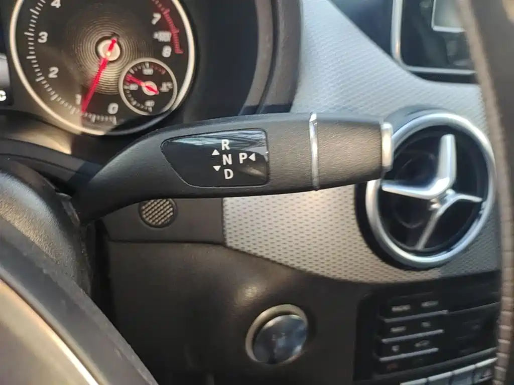 Mercedes-Benz B-Class 2015 B 200 Dynamic фото 14