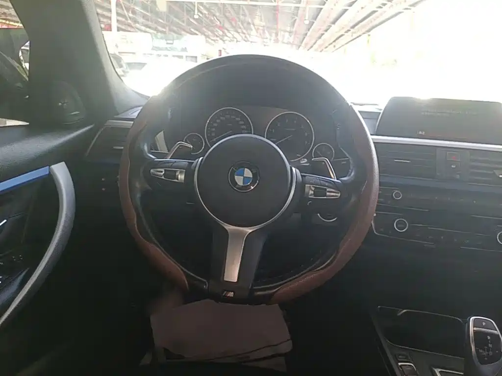 BMW 3 Series 2019 320i M Sport Package фото 11