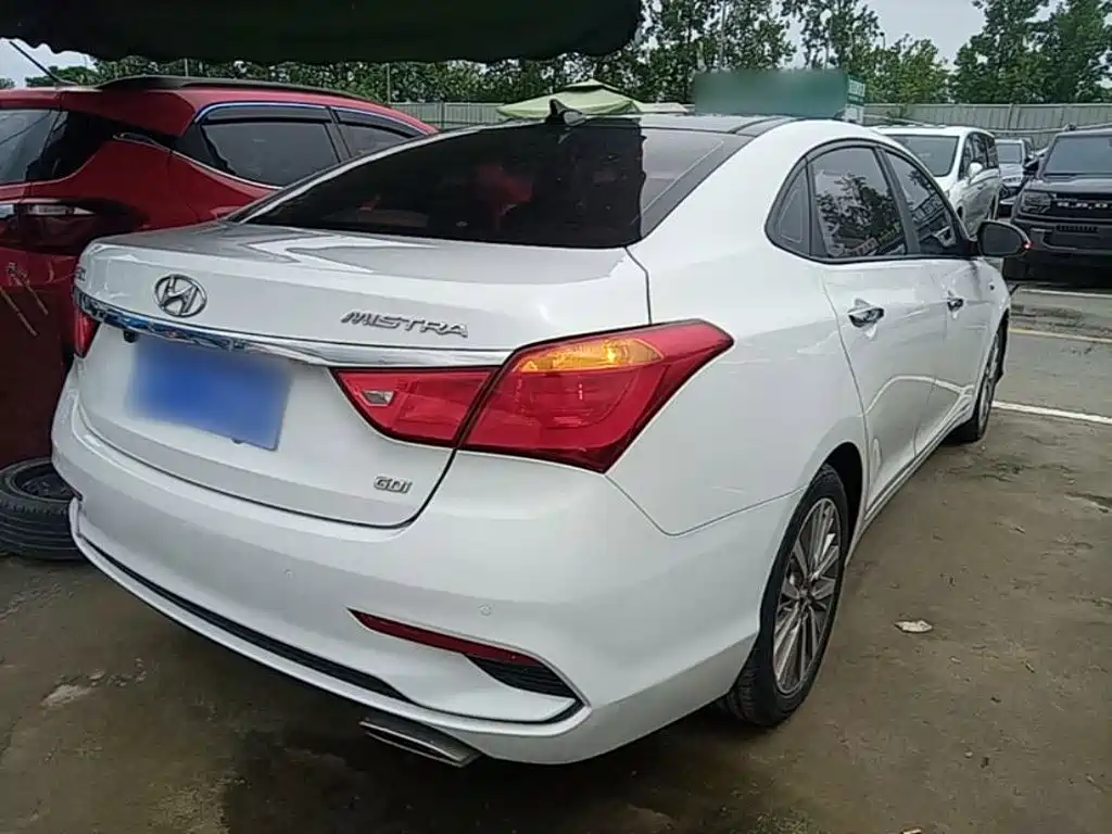 صورة 5 - Hyundai Mistra