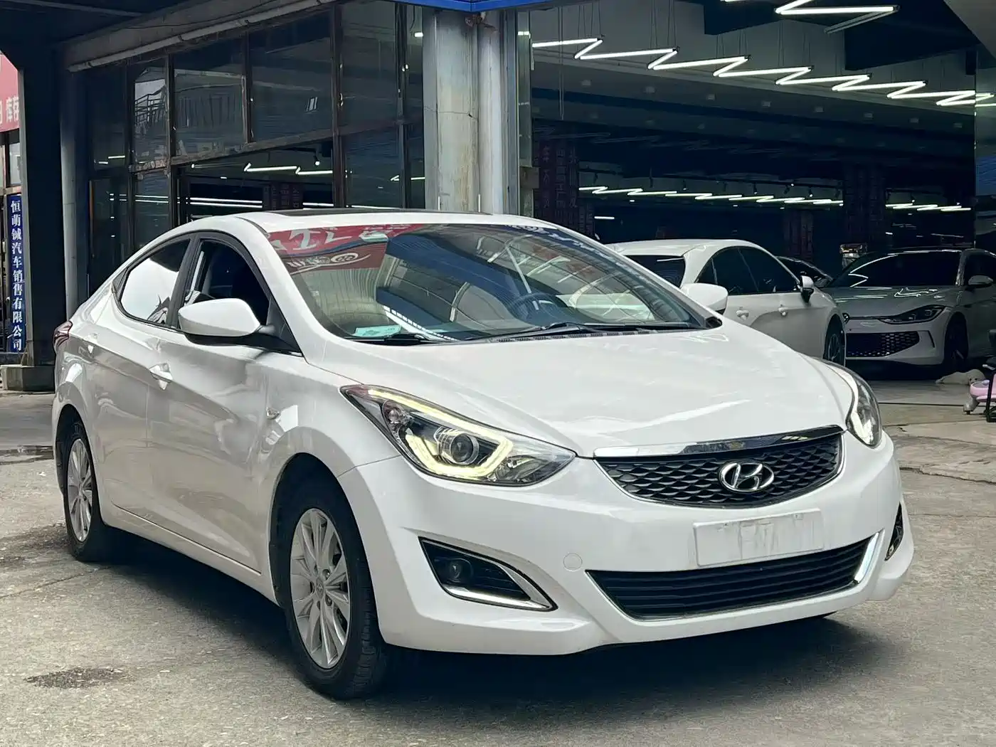 Hyundai Langdong 2016 1.6L Automatic Smart Edition фото 3