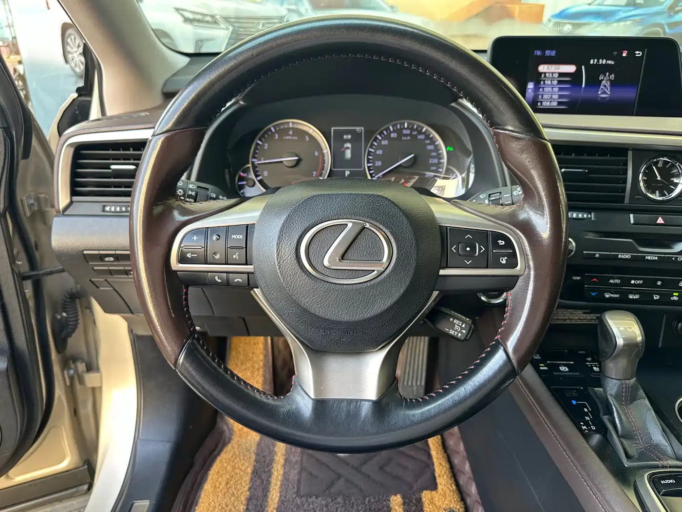 Lexus RX 2016 300 4WD Elegance Edition (China V) фото 8