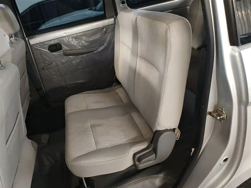 Wuling Motors Wuling Hongguang 2014 2010 1.2L Basic (China IV)