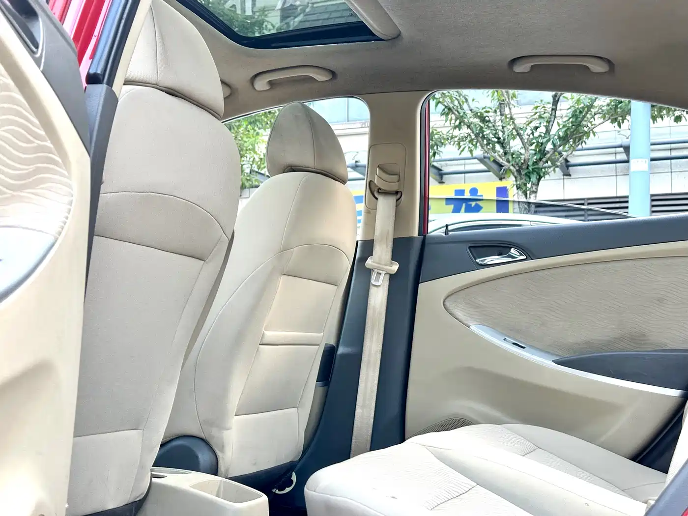 Hyundai Verna 2010 Sedan 1.4L Automatic Fashion GT фото 33