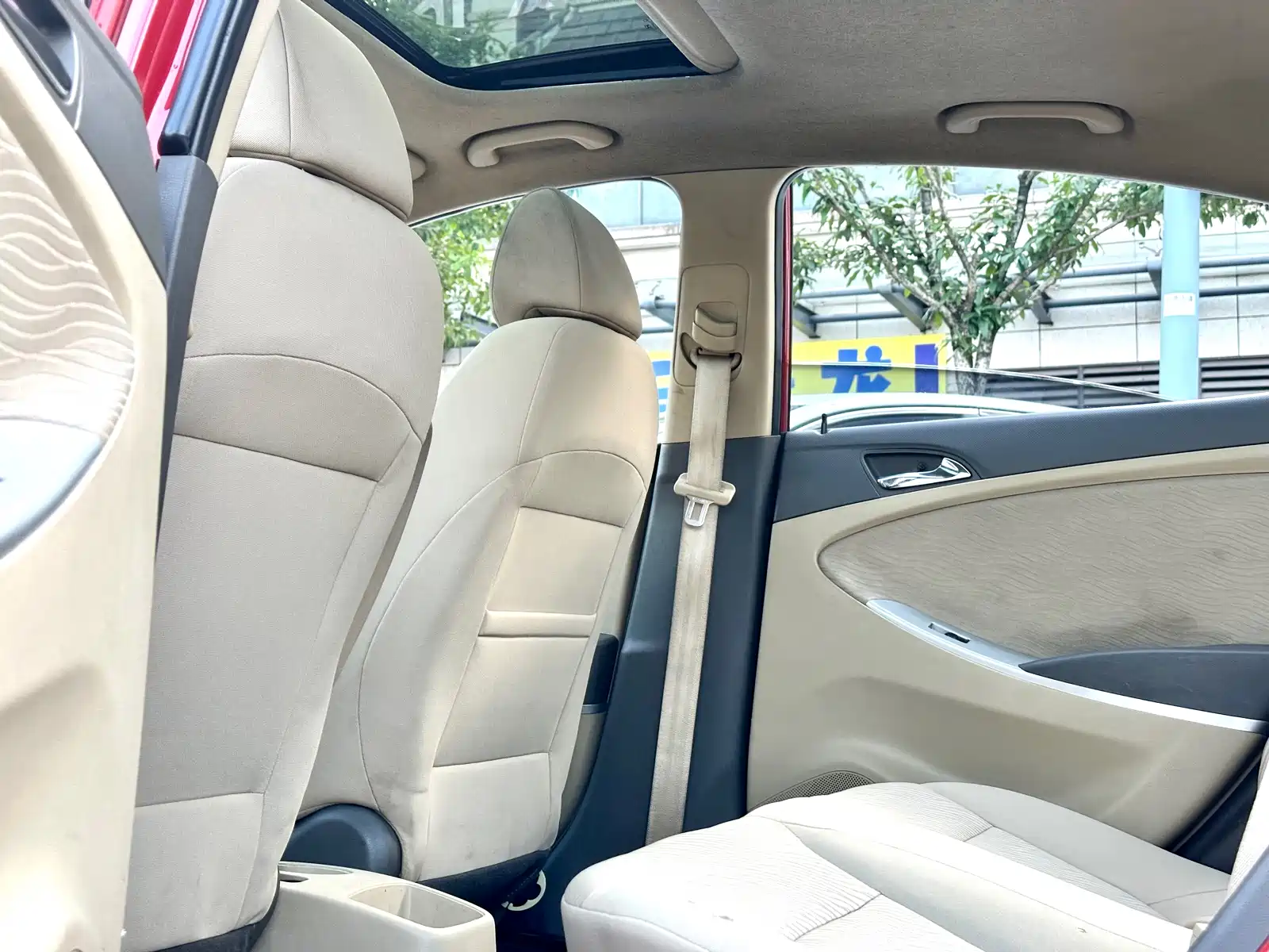 Photo 33 - Hyundai Verna