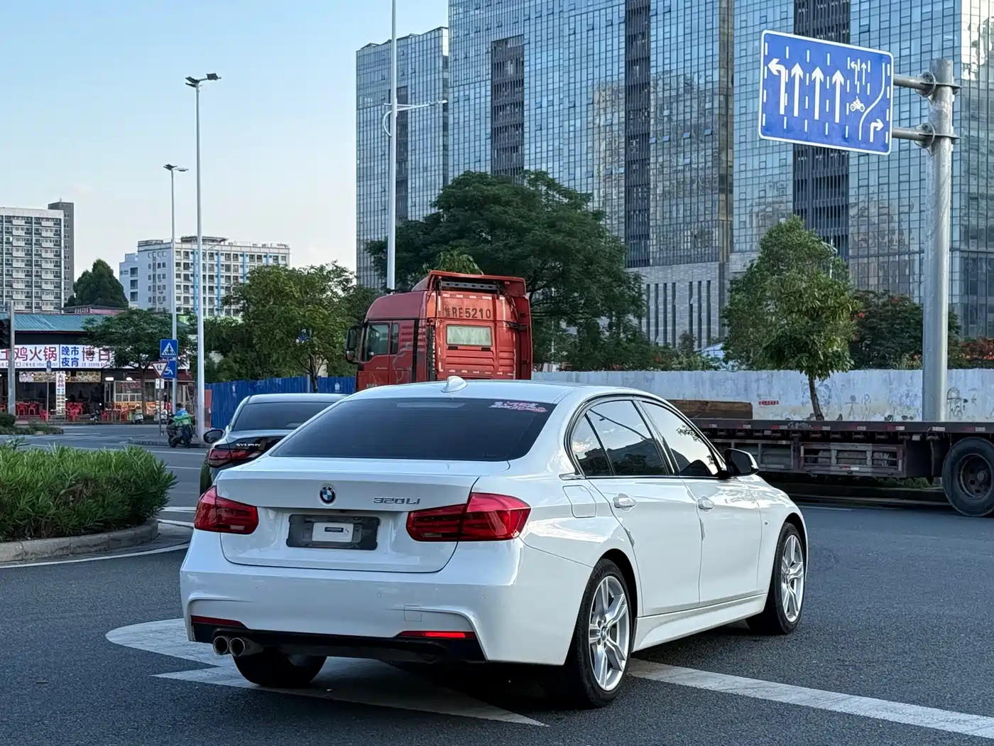BMW 3 Series 2018 320Li Leading M Sport Package фото 9