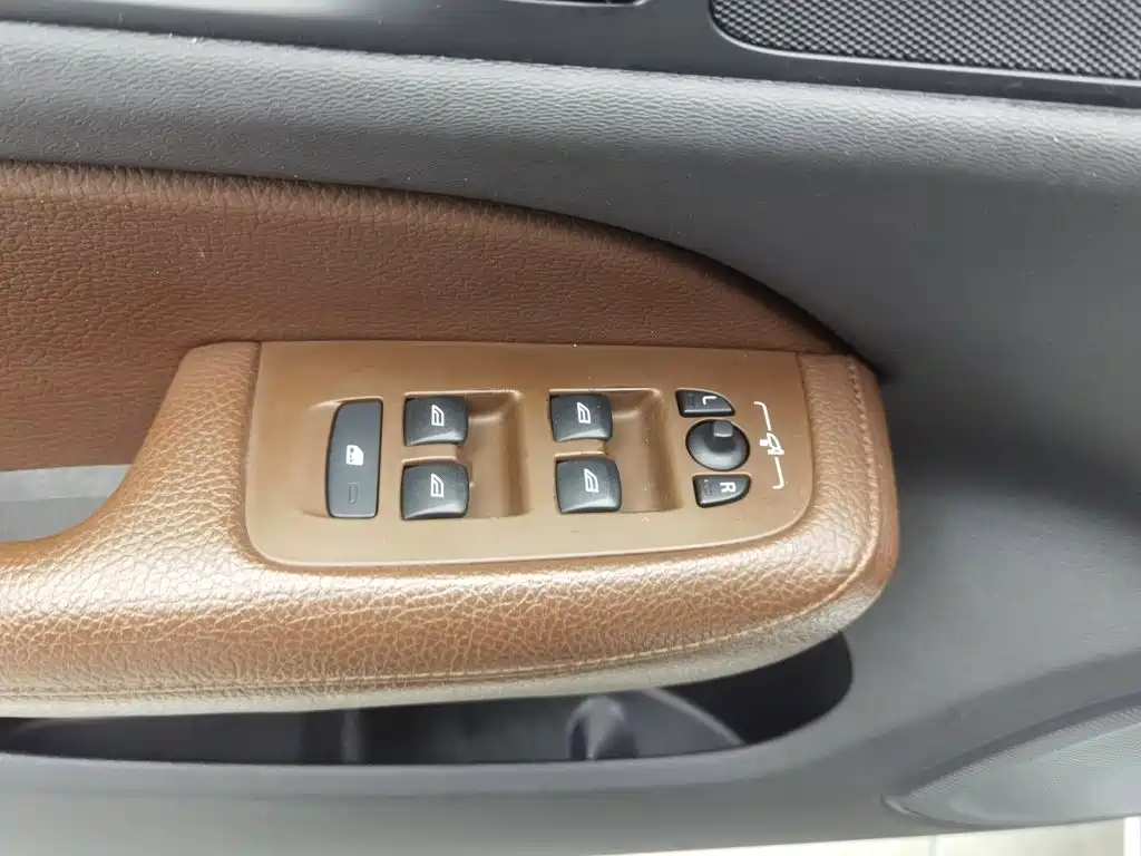 Фото 9 - Volvo S60