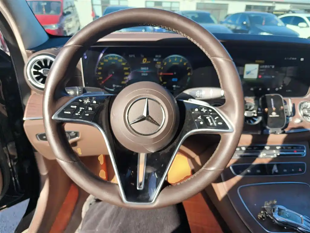 Mercedes-Benz E-Class New Energy 2023 E 350 e L Plug-in Hybrid Sedan фото 11