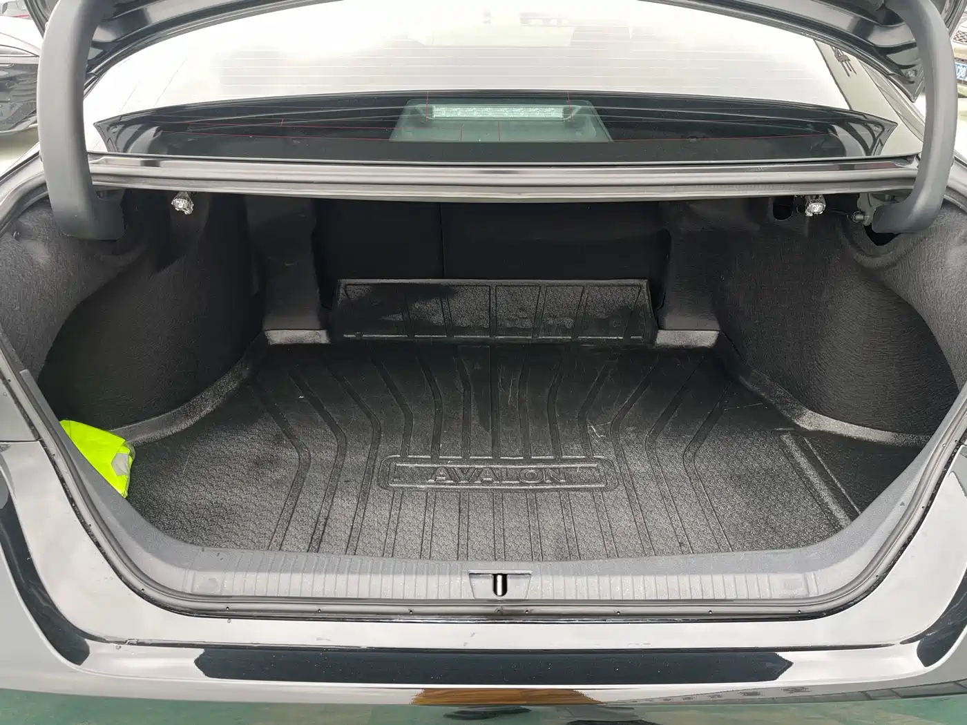 Toyota Avalon 2024 Model Hybrid 2.0L Prestige Edition фото 12