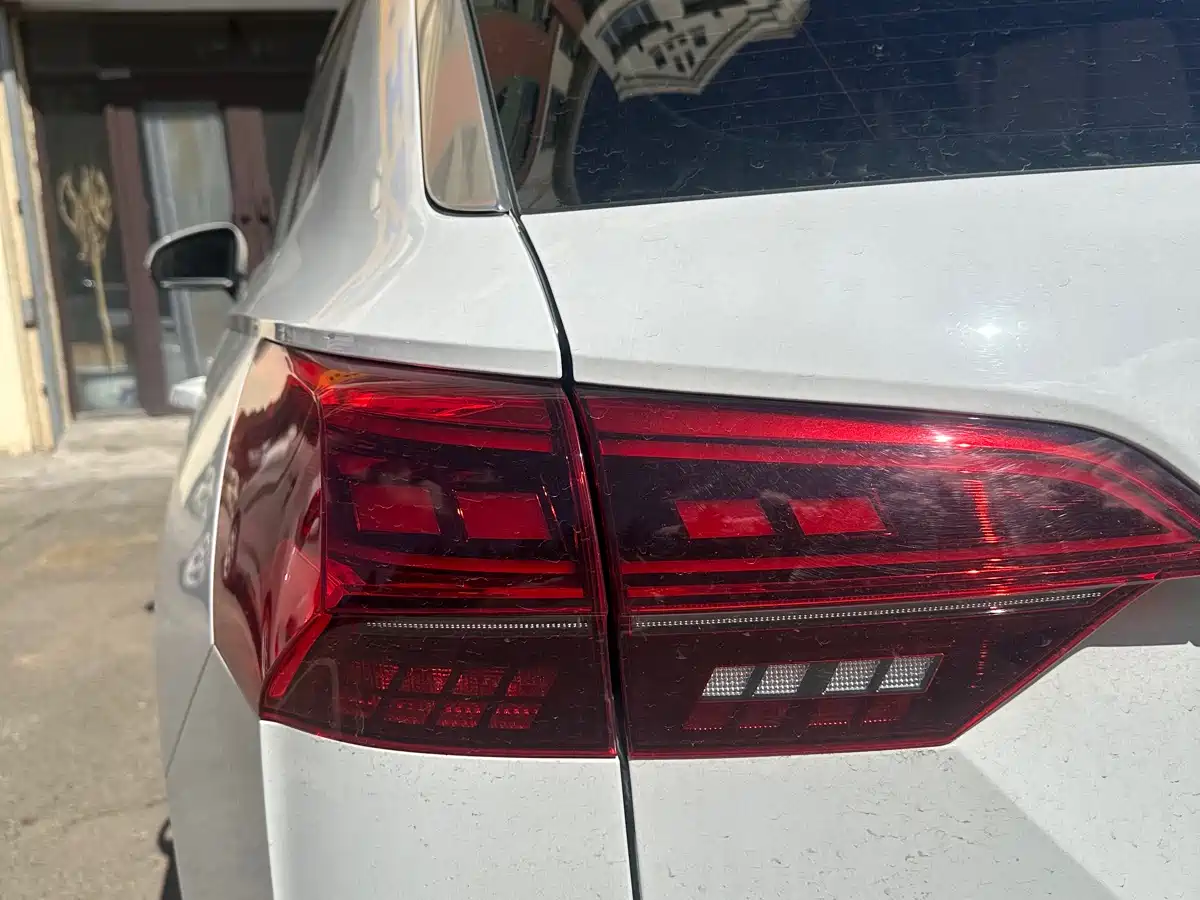 Volkswagen Tayron 2022 280TSI 2WD Luxury Smart Connect Edition фото 10