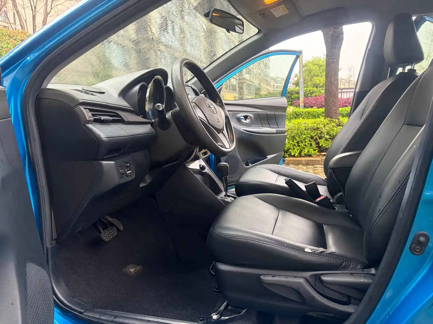 Toyota YARiS L Zhi Xuan 2015 1.5E Auto Charming Edition фото 15