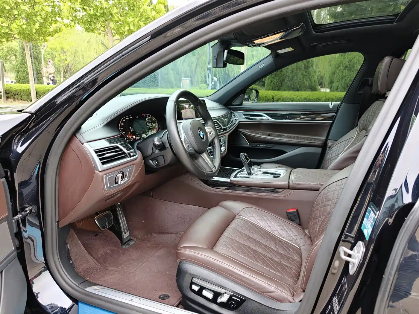 BMW 7 Series 2021 Model 740Li Premium M Sport Package фото 8