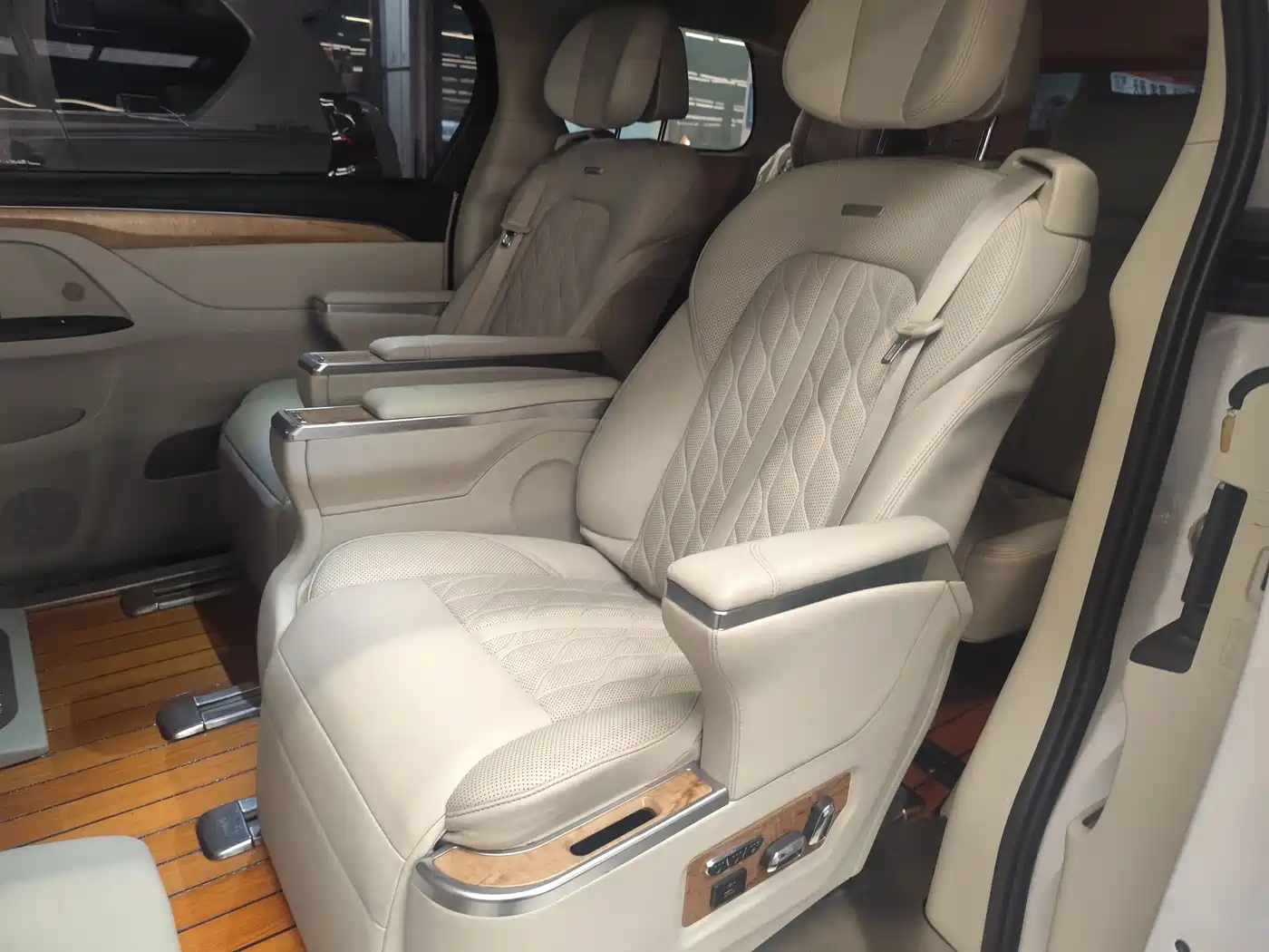 Buick GL8 2018 ES 28T Comfort Type China VI фото 8