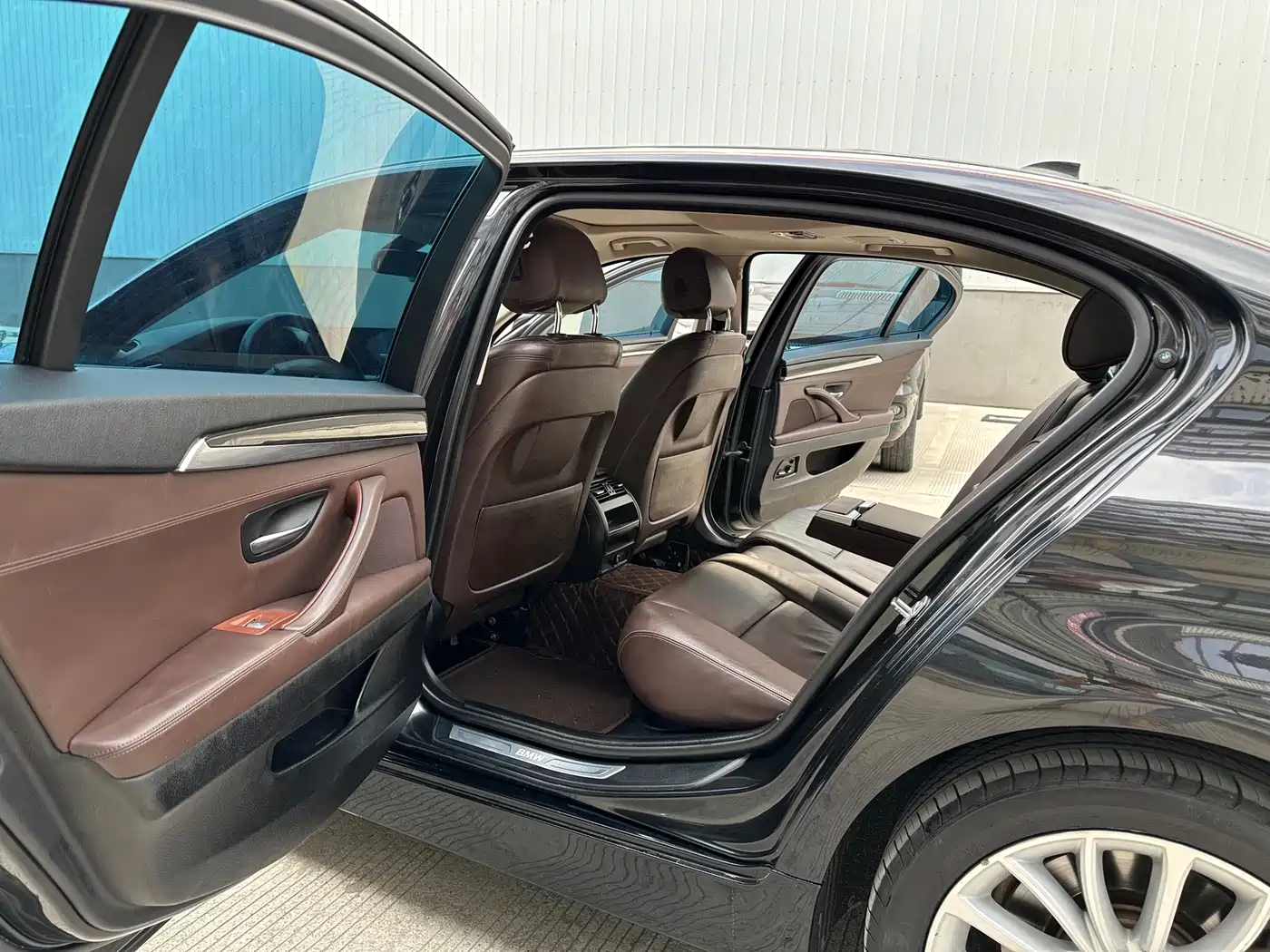 BMW 5 Series 2017 525Li Luxury Design Package фото 10