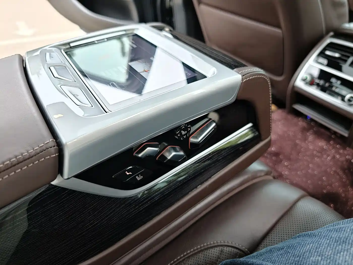 BMW 7 Series 2021 Model 740Li Premium M Sport Package фото 17