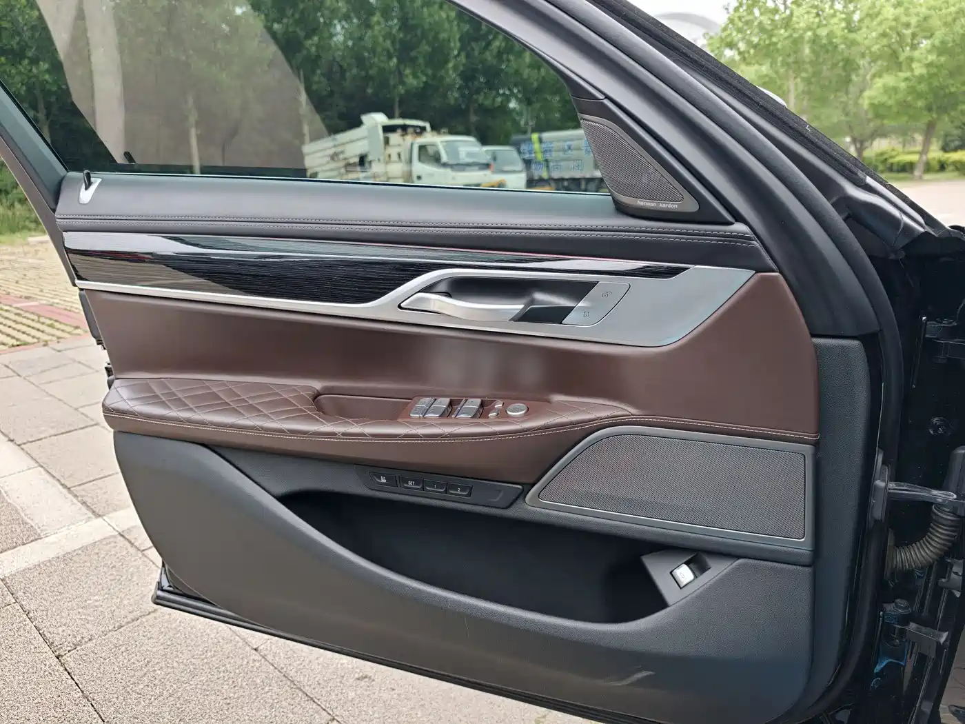 BMW 7 Series 2021 Model 740Li Premium M Sport Package фото 28