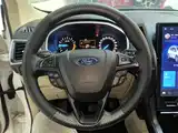 Фото 11 - Ford Edge