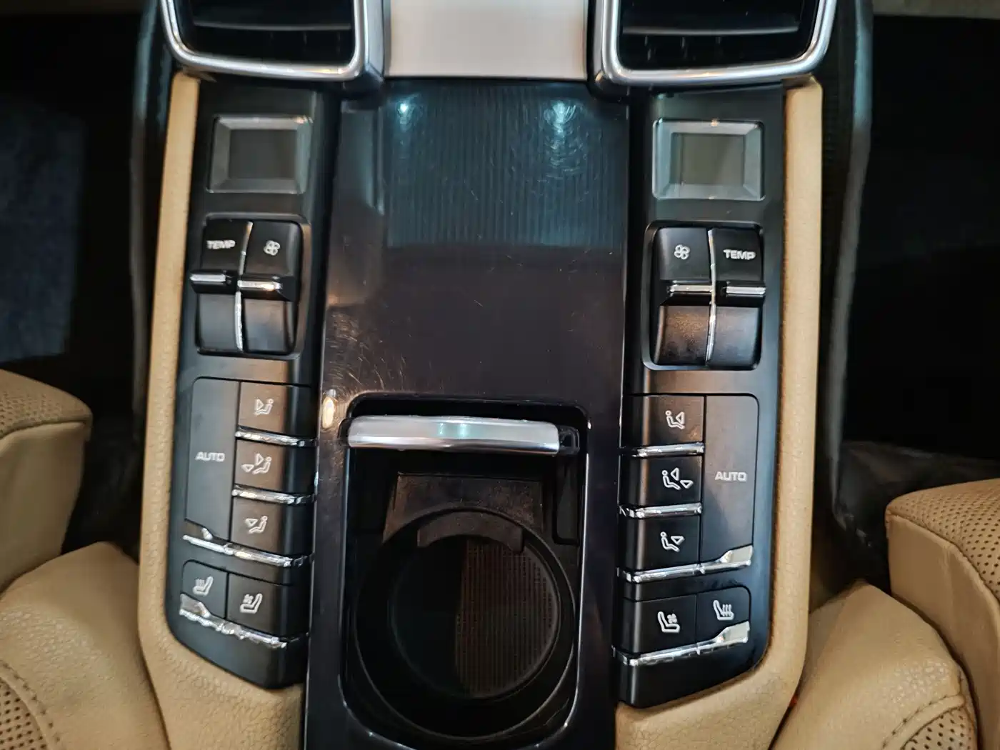 Porsche Panamera 2010 Model Panamera 4S 4.8L фото 14