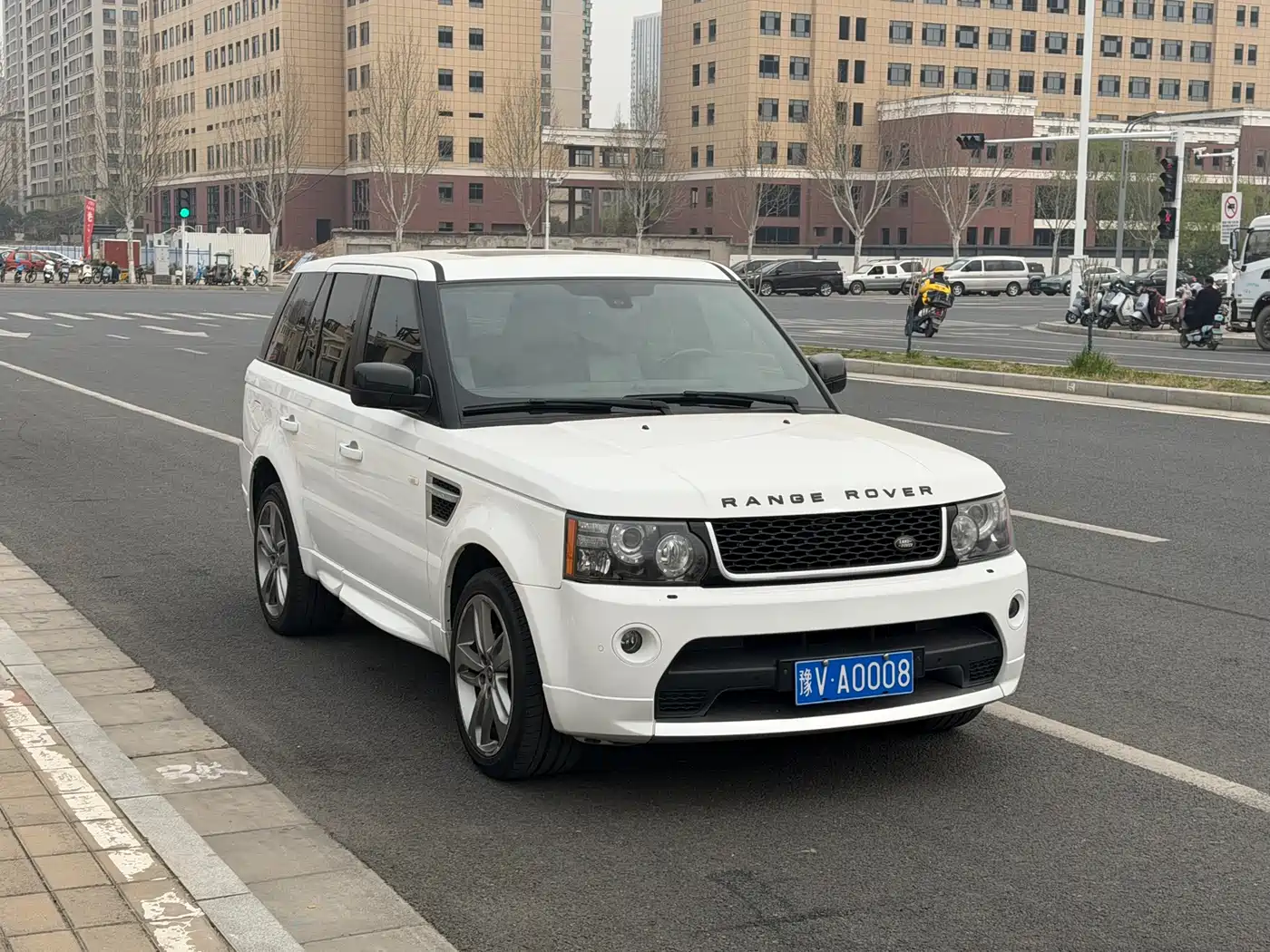 Land Rover Range Rover Sport 2013 5.0 NA V8 HSE Red Limited Edition фото 3