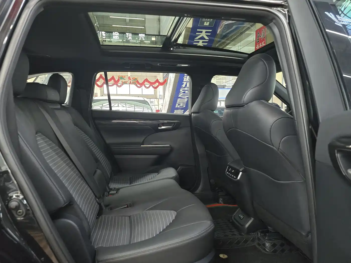 Toyota Crown Kluger 2024 2.5L HEV 4WD Luxury Edition фото 14