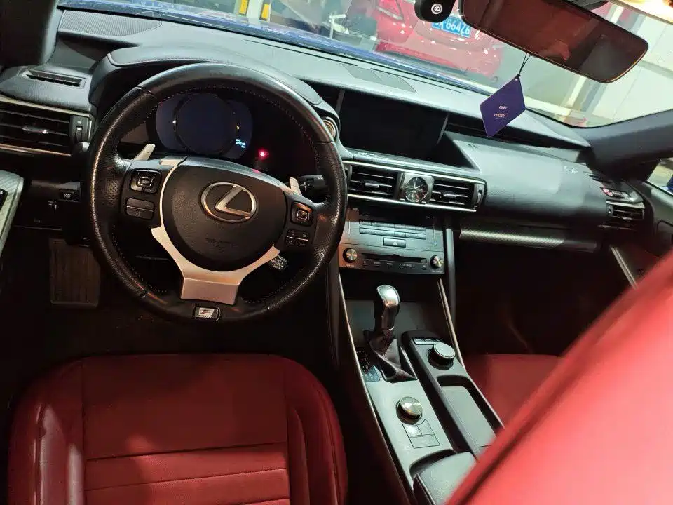 Lexus IS 2018 2017 300 F SPORT