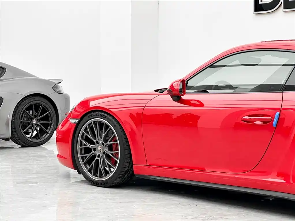 Porsche 911 2016 Carrera 4S 3.0T фото 9