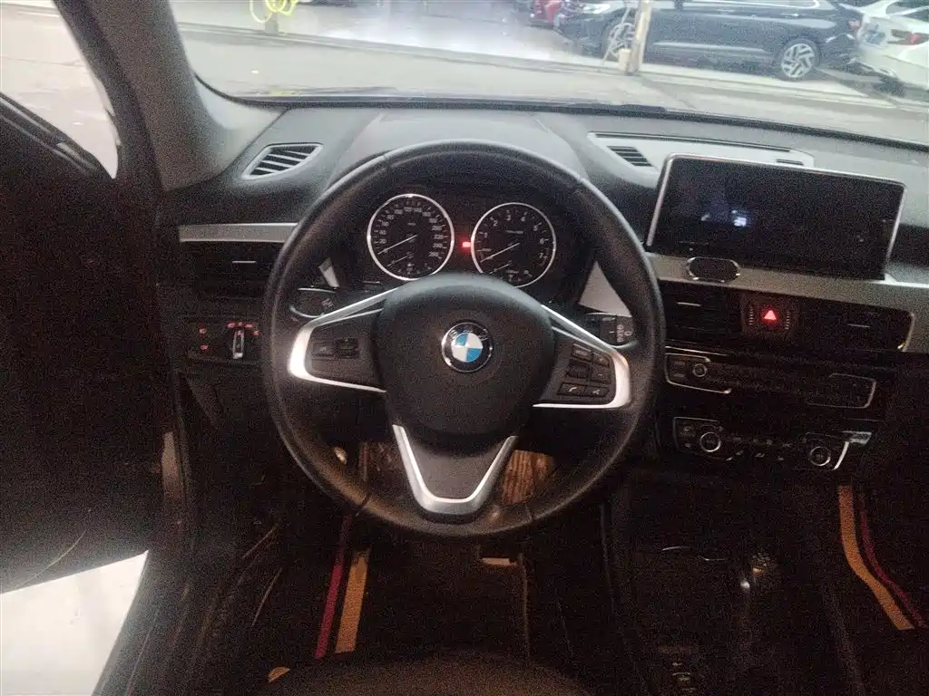 BMW X1 2016 sDrive18Li Premium Model фото 11