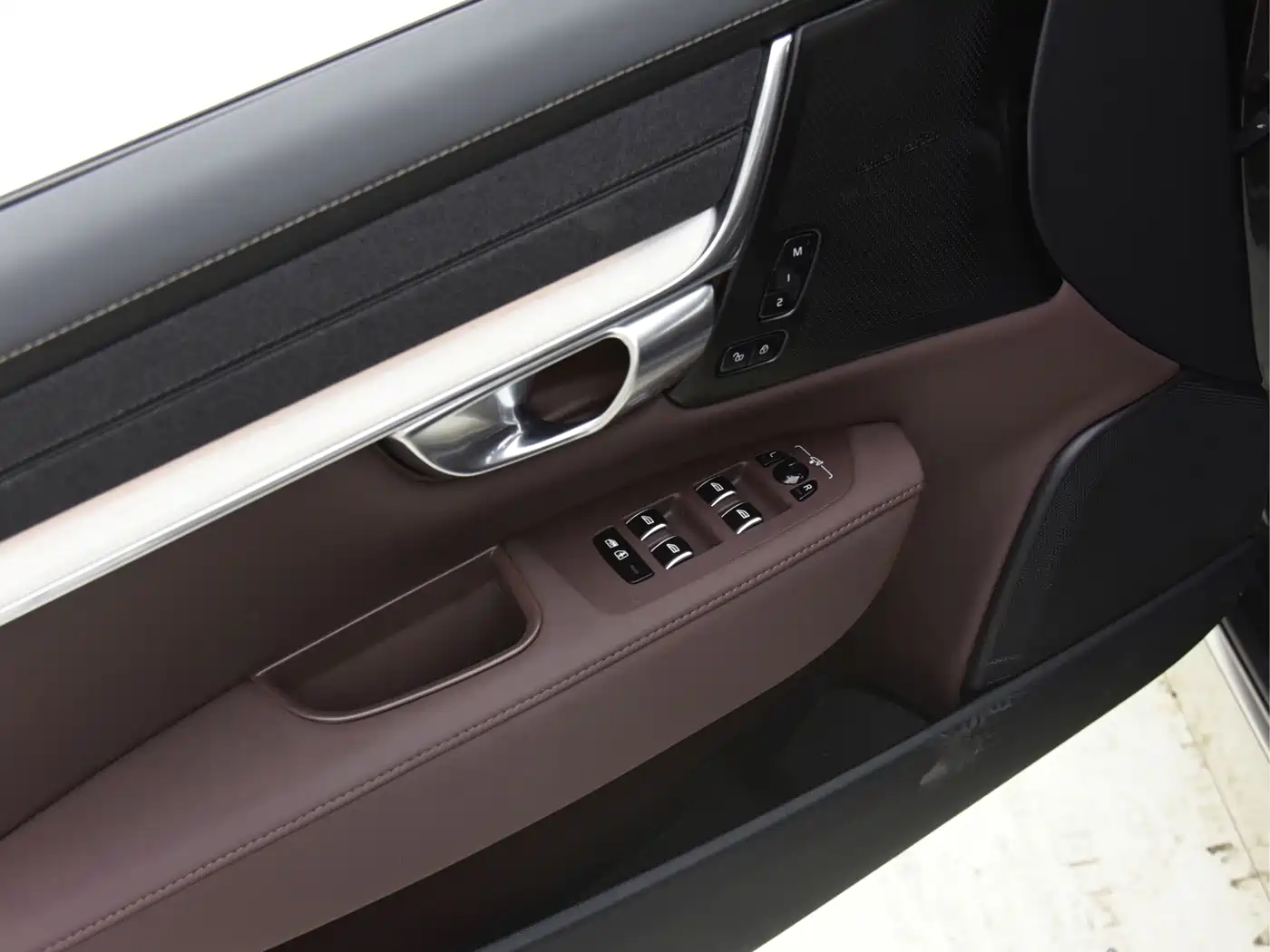 Volvo S90 Plug-in Hybrid 2025 2026 Plug-in Hybrid AWD Long Range Zhiyuan Luxury Edition
