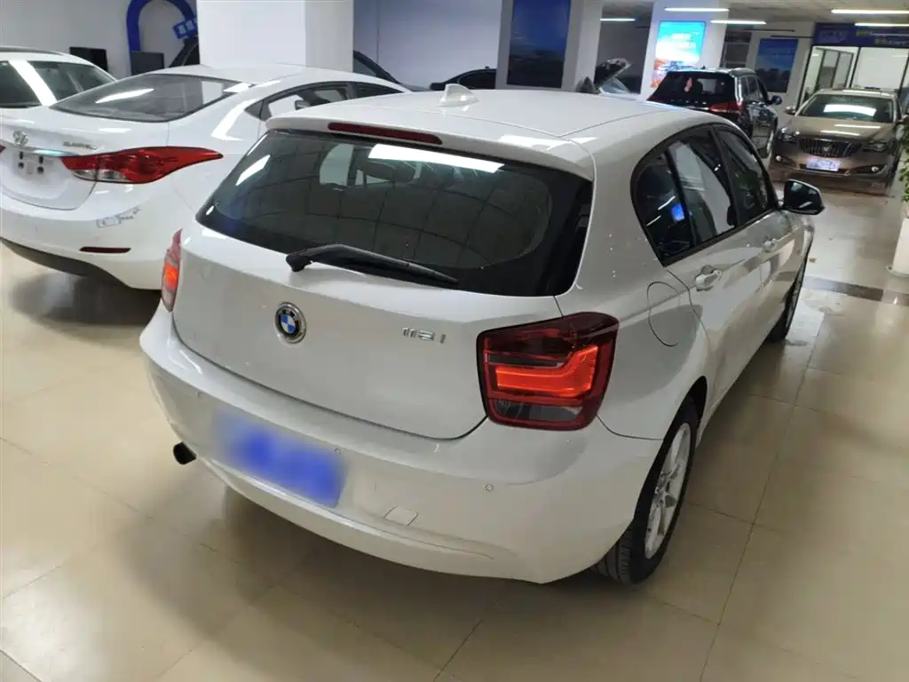 BMW 1 Series (Import) 2013 Facelift 116i Urban Model фото 7