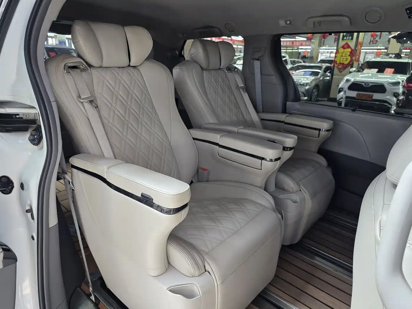 Toyota Sienna 2015 3.5L 4WD L фото 18