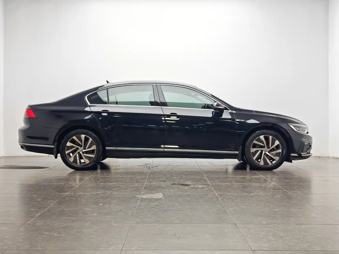Volkswagen Magotan GTE Plug-in Hybrid 2020 GTE Luxury фото 11