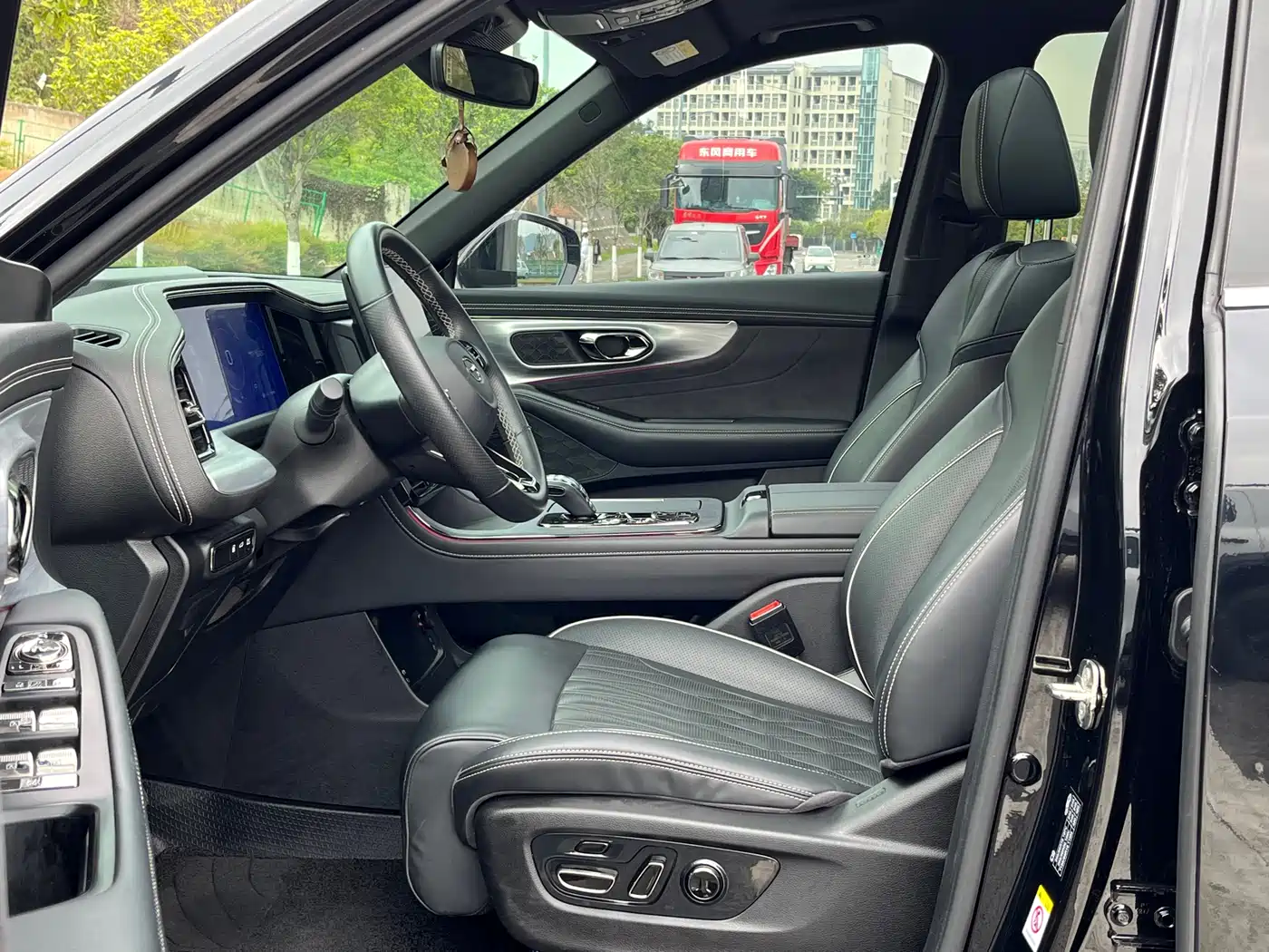 GAC Trumpchi Trumpchi GS8 2022 Dual Engine Series 2.0TM 2WD Premium Edition (7-Seater) фото 24