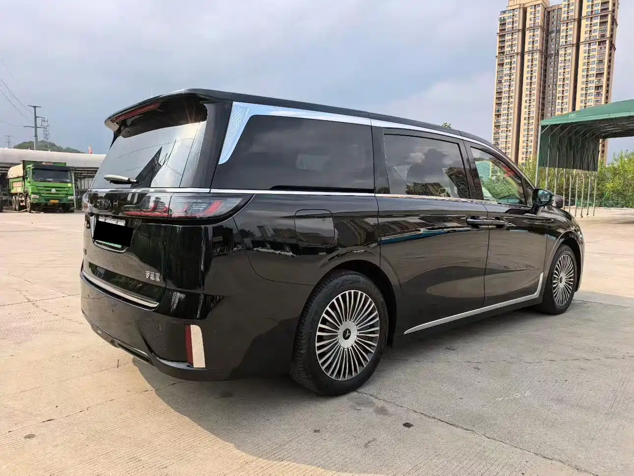 Voyah Auto Voyah Dreamer 2025 PHEV AWD Flagship Kunpeng Edition фото 6