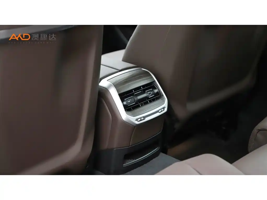 BMW 7 Series 2023 Model 735Li M Sport Package фото 9
