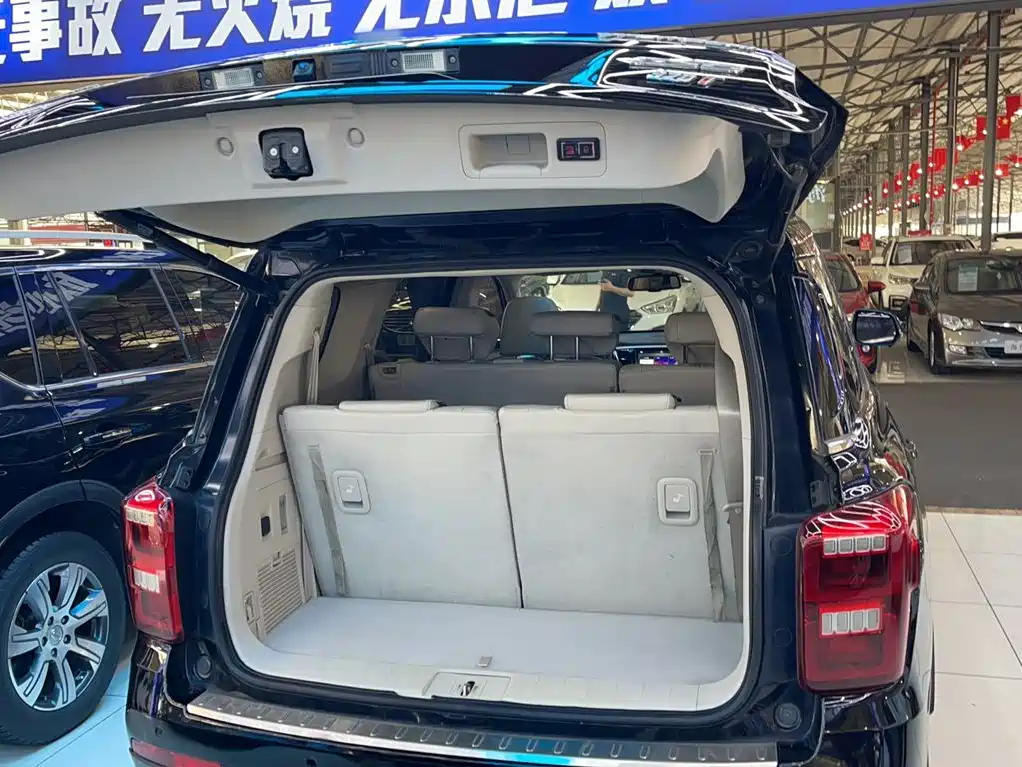 GAC Trumpchi Trumpchi GS8 2017 2017 320T 2WD Luxury Smart Connect (7-seater)