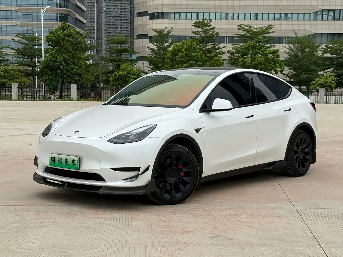 TESLA MODEL Y
