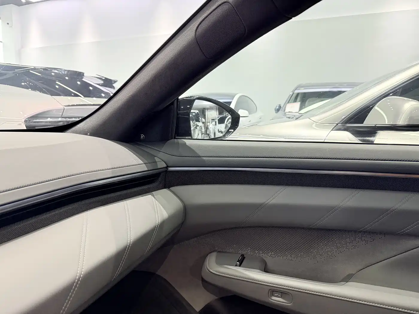 ZEEKR EXTREME KRYPTON 001