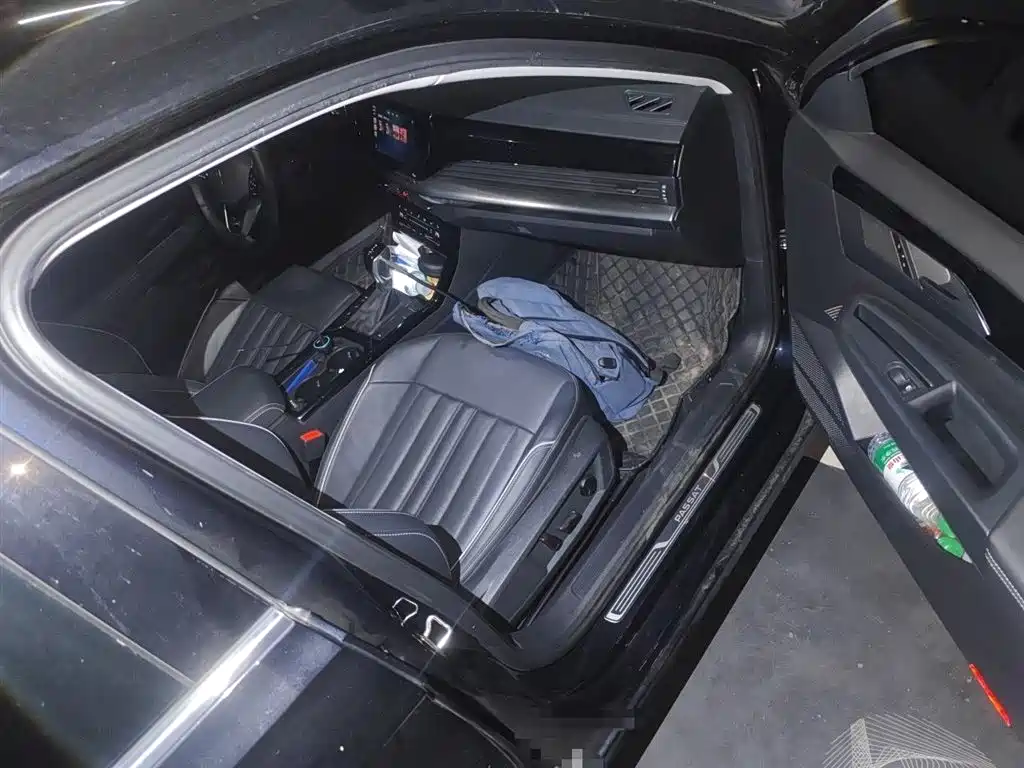 Volkswagen Passat 2022 330TSI Starlight Elite Edition фото 22