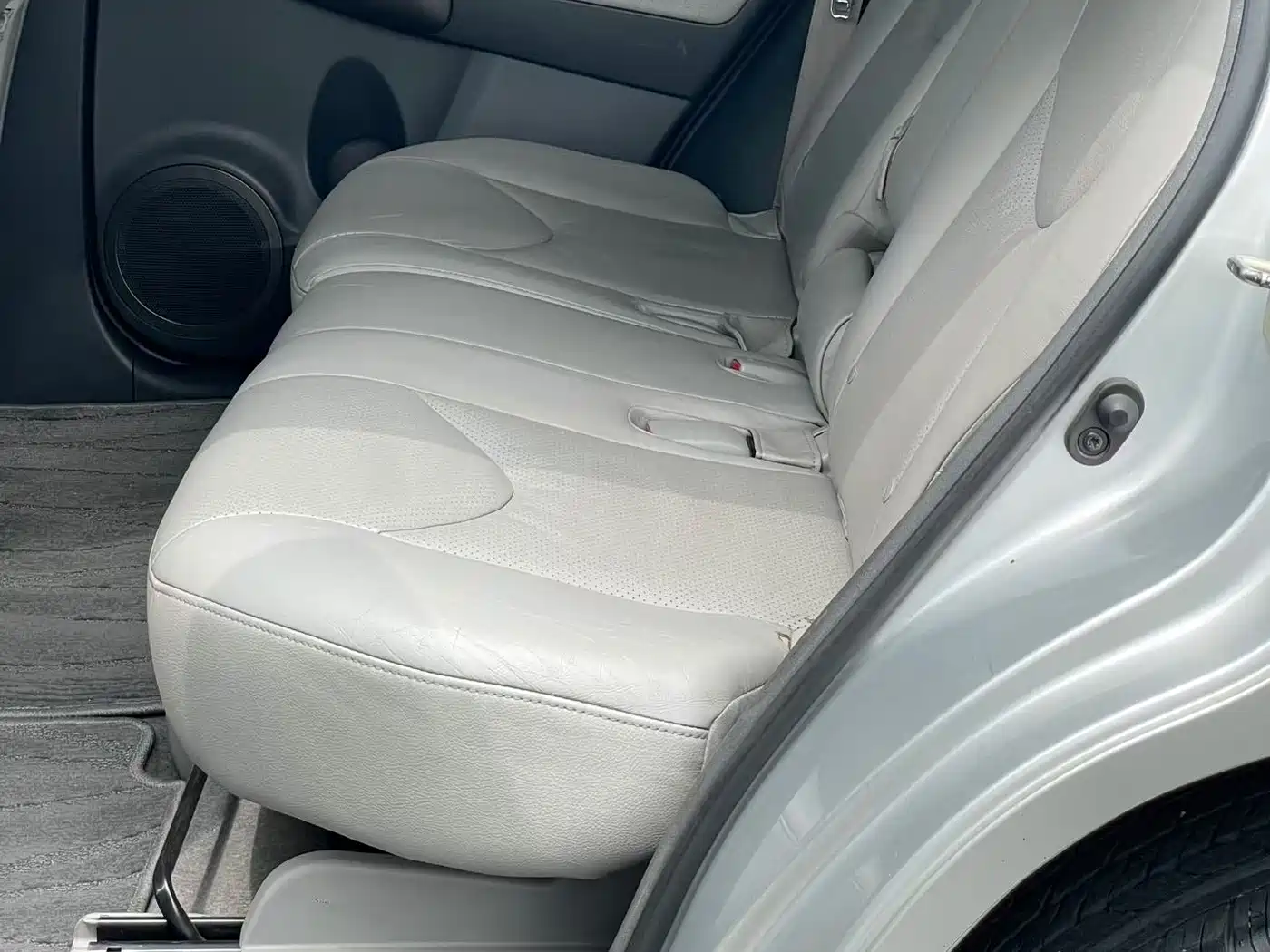 Toyota RAV4 Rongfang 2009 2.4L Automatic Luxury Edition фото 4