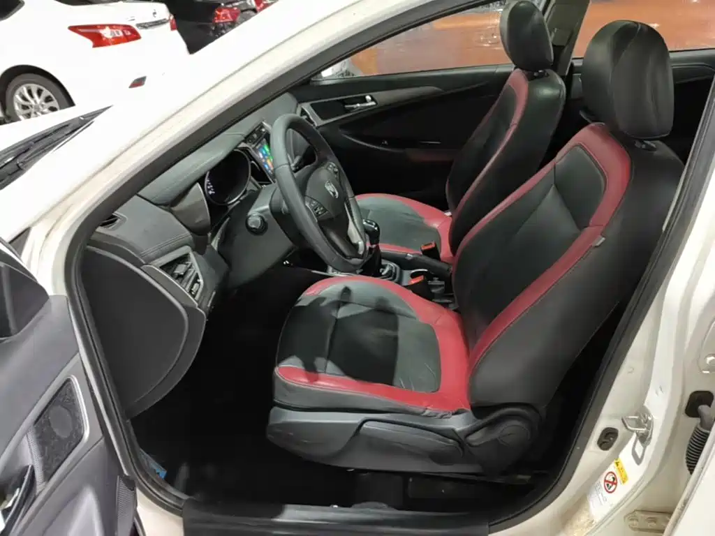 Changan Eado XT 2017 2016 1.6L Manual Stylish Cool Edition