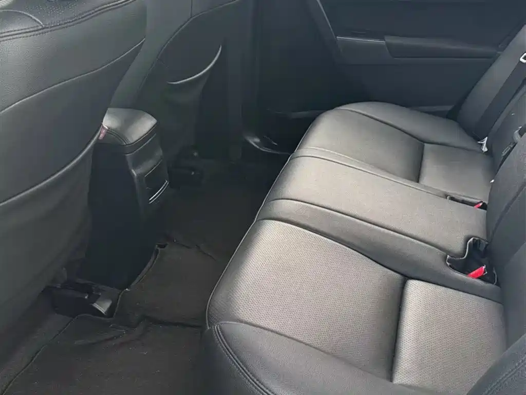 Toyota Corolla 2014 1.6L CVT GL-i Leather Edition фото 15