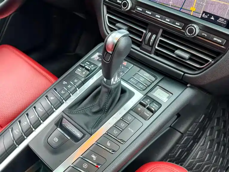 Porsche Macan 2021 Macan 2.0T фото 14