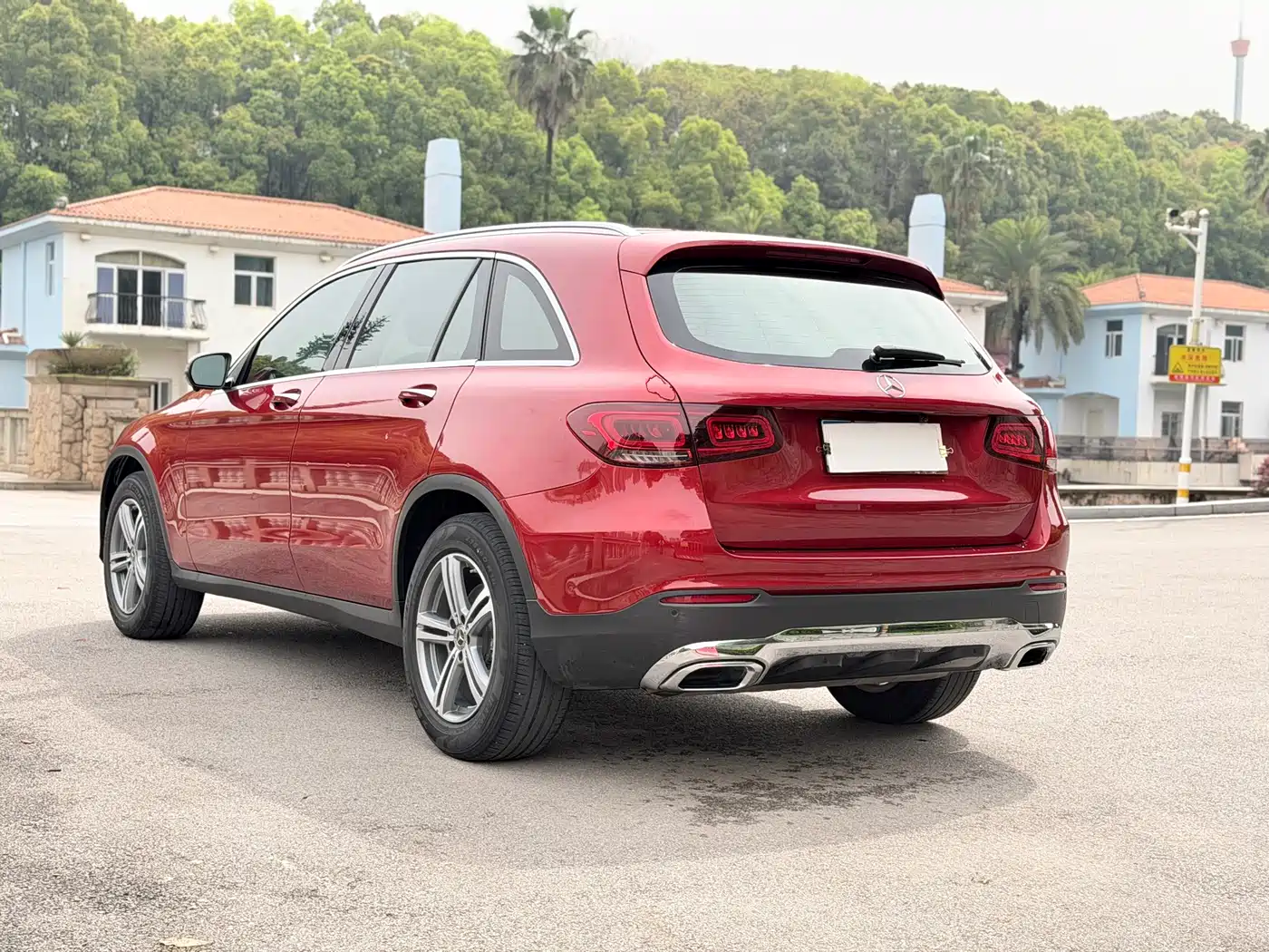 MERCEDES-BENZ GLC
