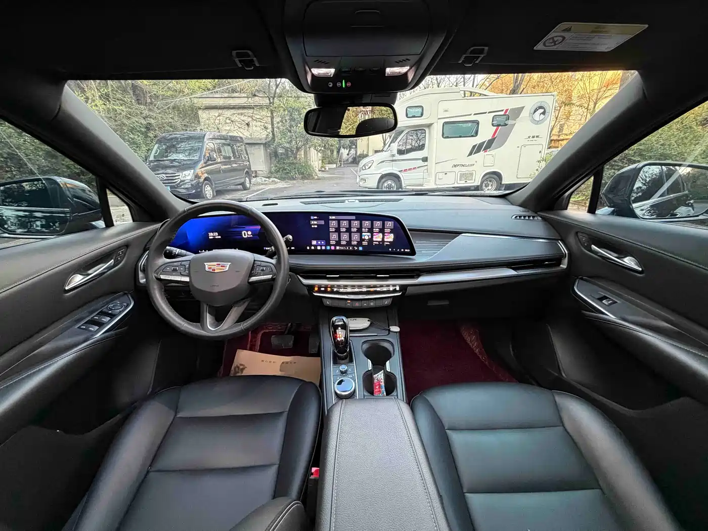 Cadillac XT4 2024 28T 2WD Luxury фото 9