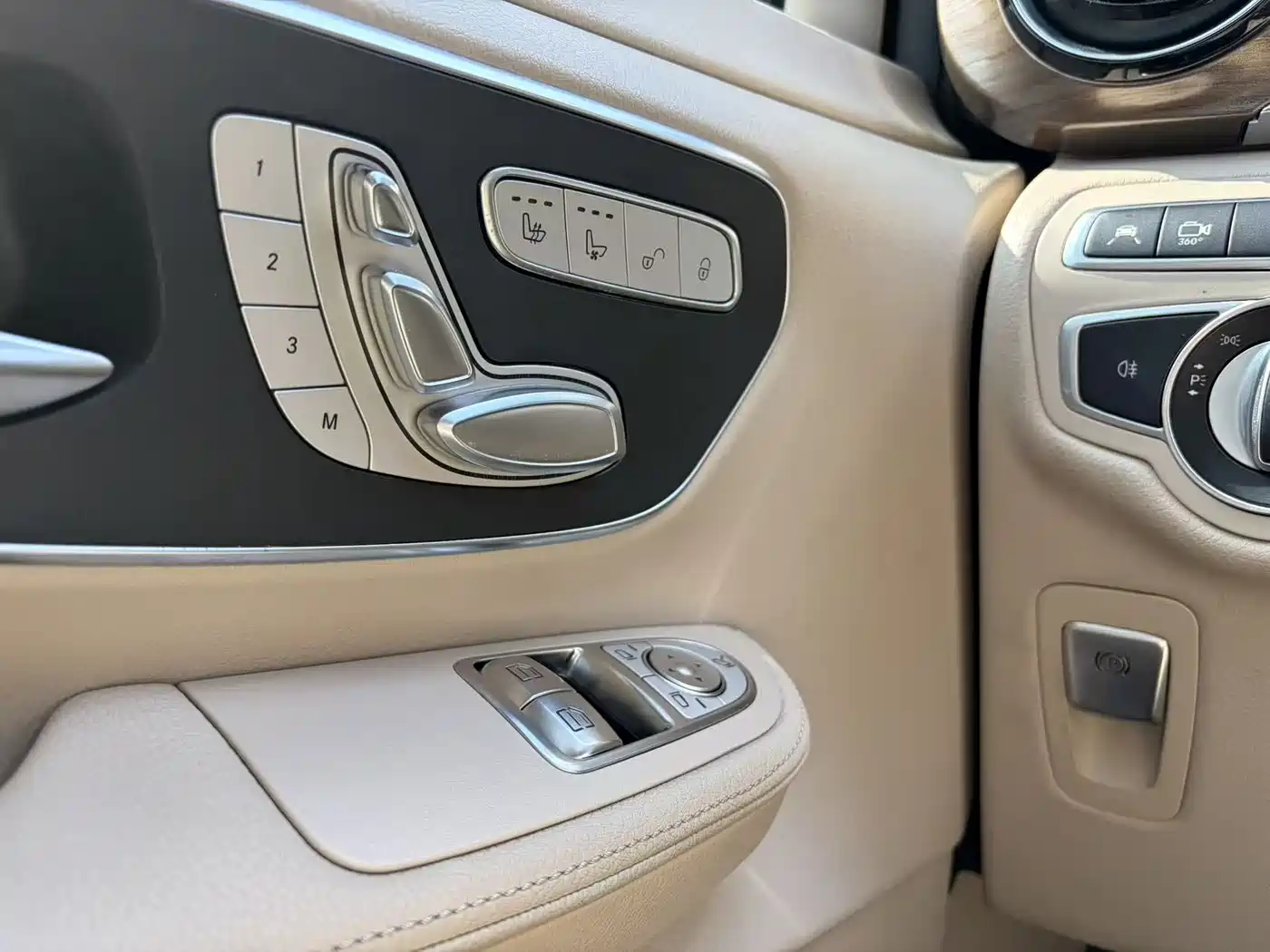 Mercedes-Benz V-Class 2020 V 260 Luxury Edition фото 20