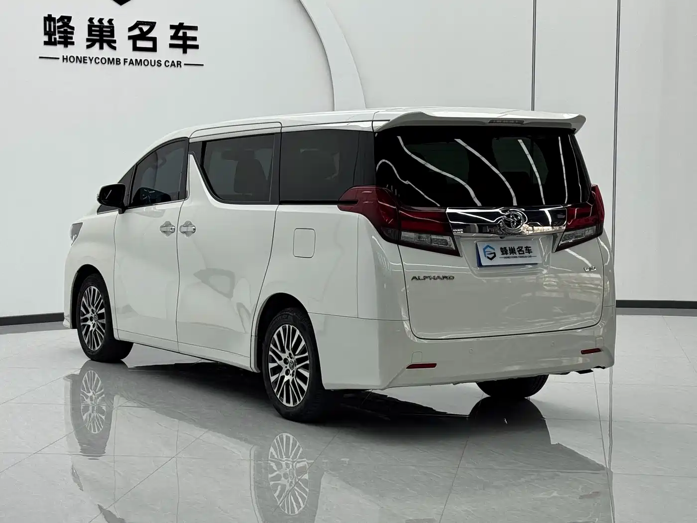 Toyota Alphard 2015 3.5L Luxury Edition фото 16