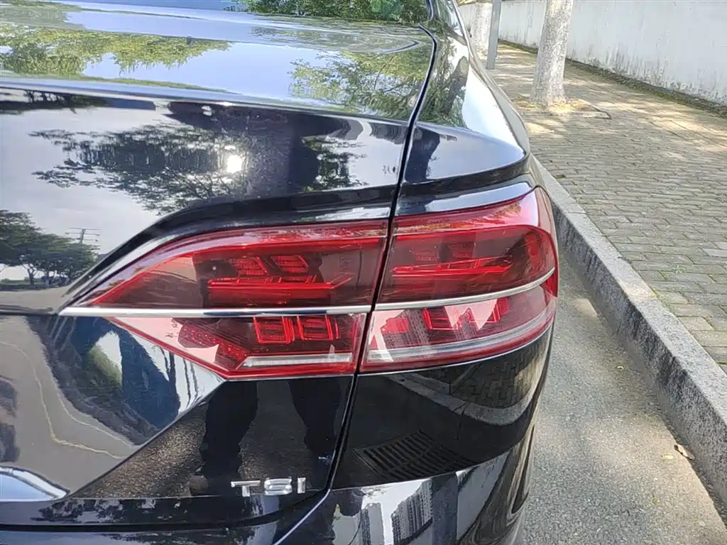 Volkswagen Phideon 2018 Facelift 380TSI FWD Business фото 8