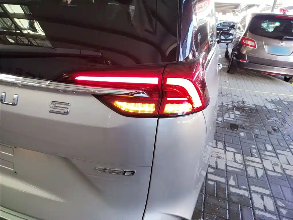 SAIC Maxus Maxus G50 2019 1.5T Automatic Luxury Edition China VI фото 8